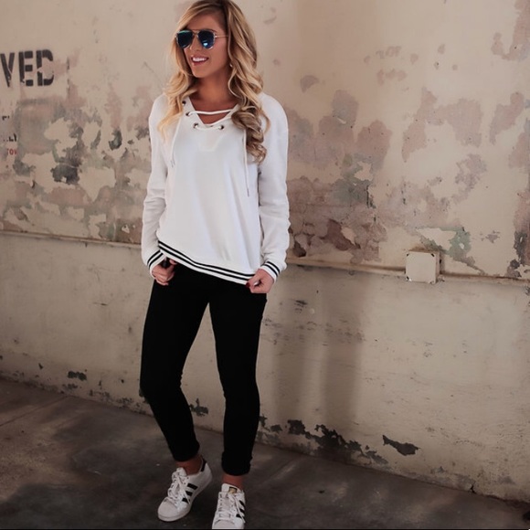 Low stock M-L Adorable preppy sweatshirt - Picture 2 of 7